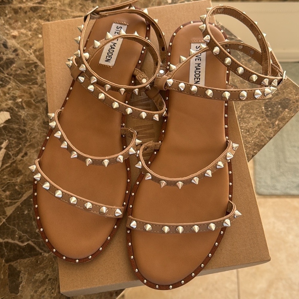Steve Madden Transport Studded Strappy Sandals, Tan, Size 11 - Picture 2 of 4